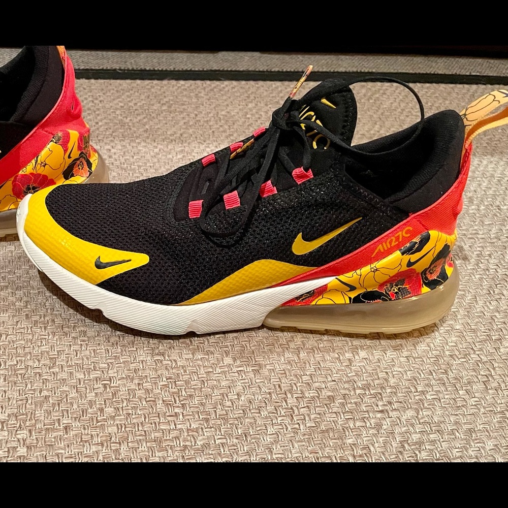 Nike Women's Air Max 270 SE Floral Shoes